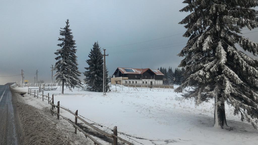 Pensiunea Agroturistica Eden Piatra Fântânele Exterior foto